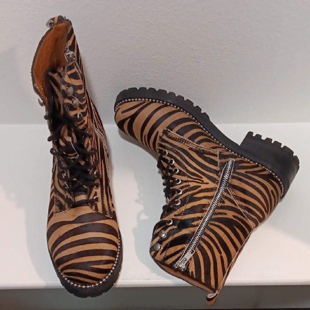 Aqua Zebra Print Women's Boots Size 10 - Picture 5 of 12